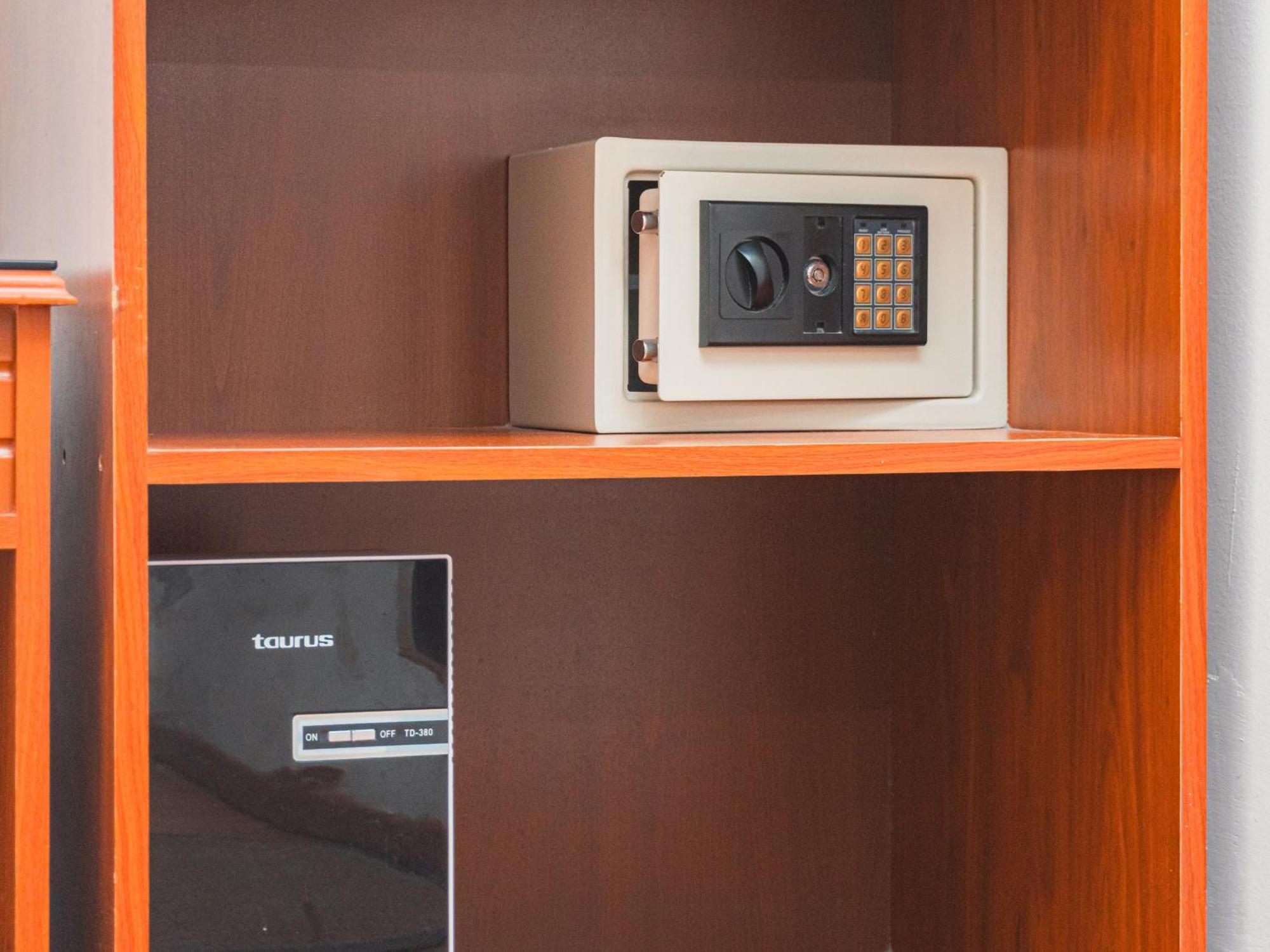 Quarto Econômico com 2 Camas de Solteiro